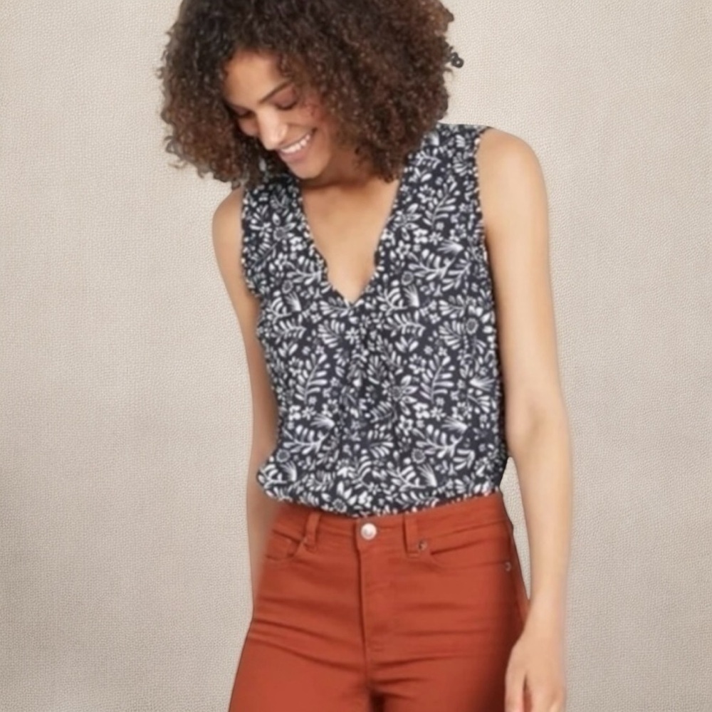 ModCloth Floral Ruffle Blouse - Picture 3 of 14